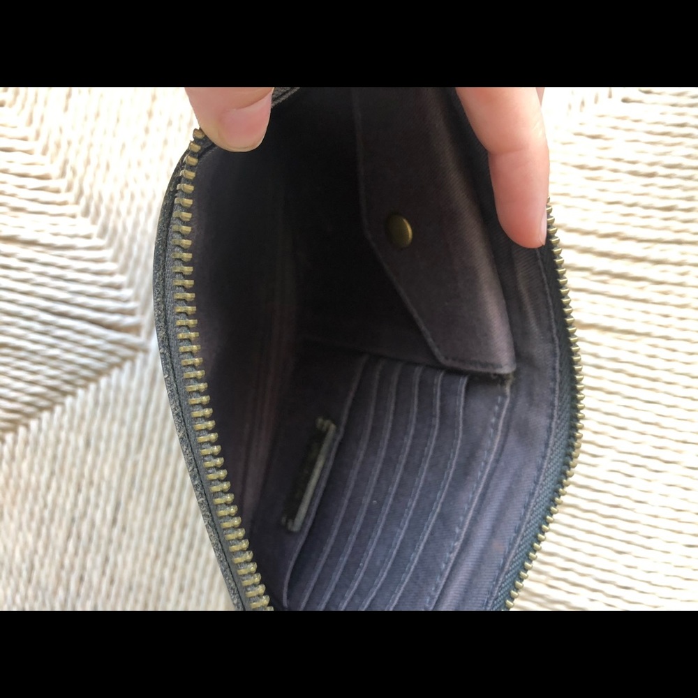 Pouch clutch - Picture 3 of 3